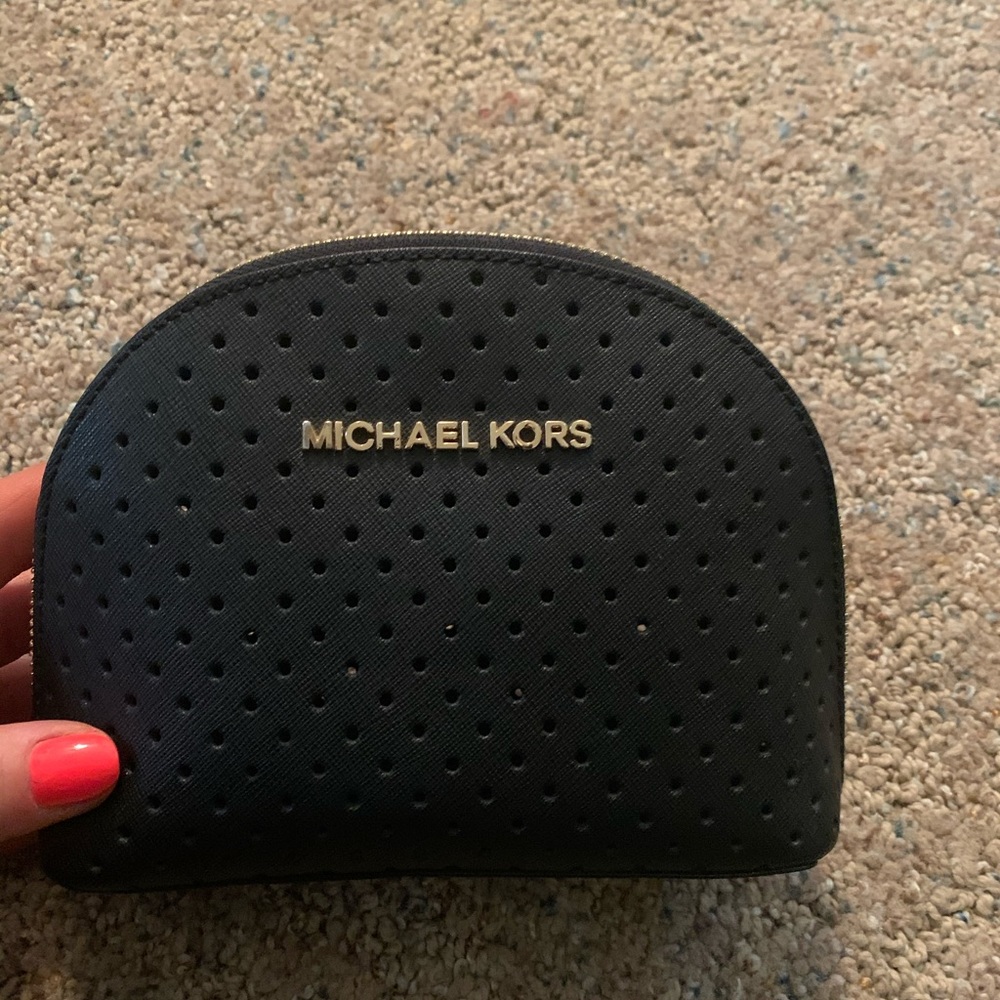 Cute Michael Kors makeup bag